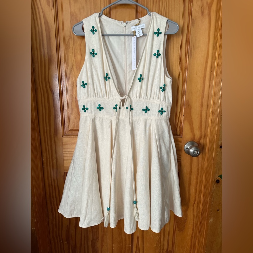 NWT House of Harlow  Cream Dress - Picture 6 of 11